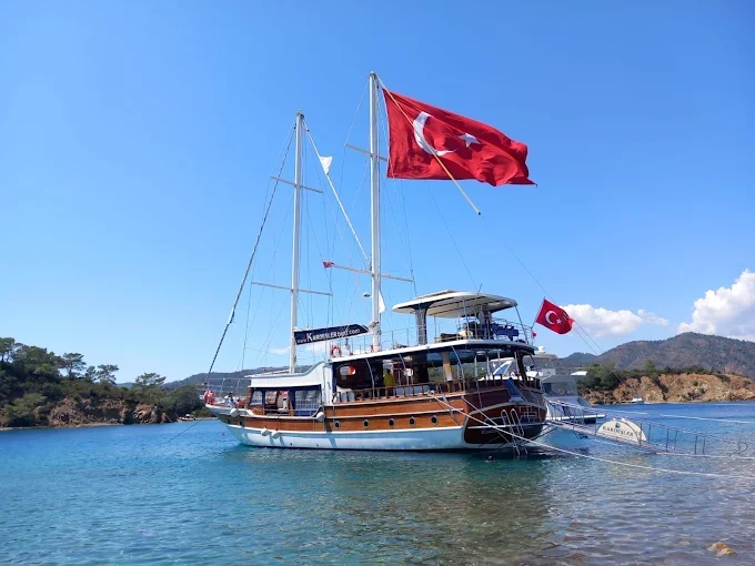 Onikiadalar Günübirlik Tekne Turları